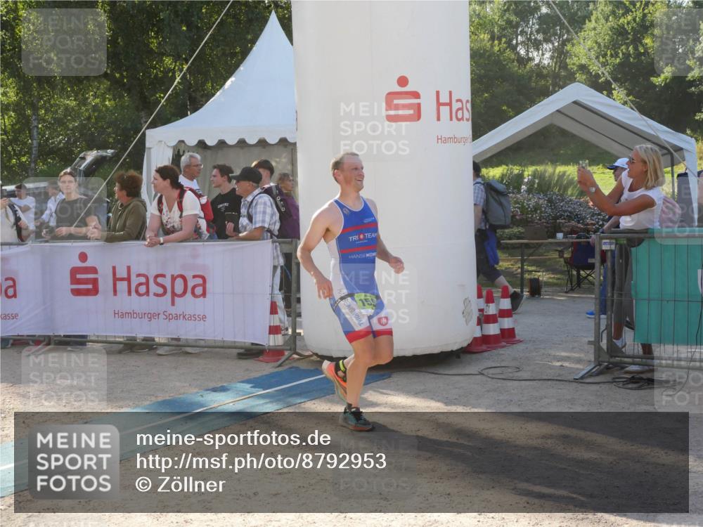 07.09.2025 - 19. Norderstedt Triathlon Zöllner http://msf.ph/oto/8792953 07.09.2025 16:31:28 Ziel 480, 525, 1594 meine-sportfotos.de