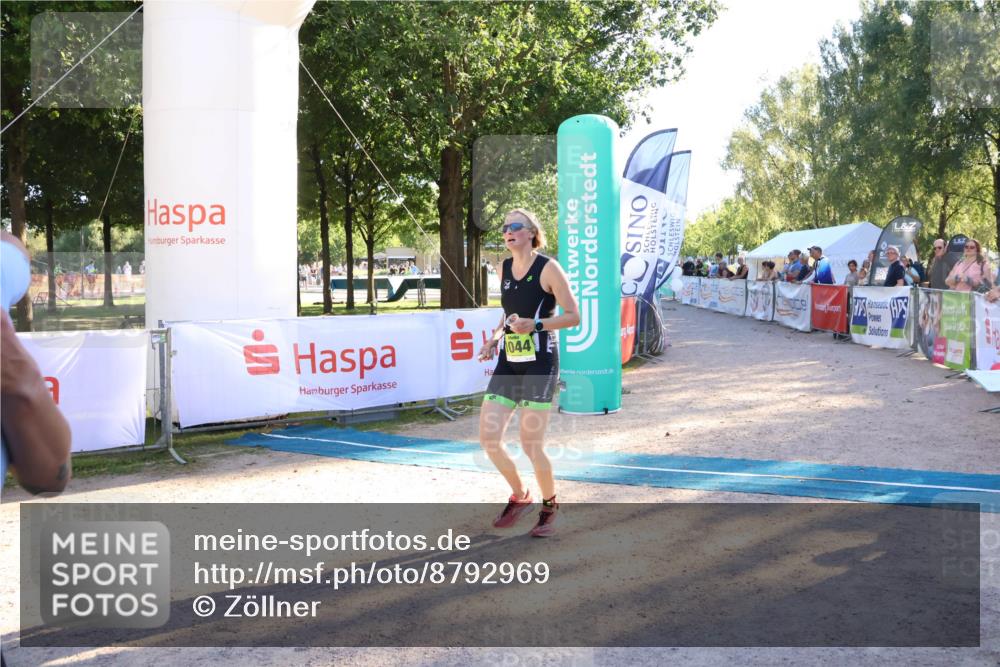 07.09.2025 - 19. Norderstedt Triathlon Zöllner http://msf.ph/oto/8792969 07.09.2025 16:39:05 Ziel 1044 meine-sportfotos.de