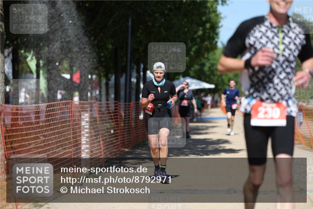 07.09.2025 - 19. Norderstedt Triathlon Michael Strokosch http://msf.ph/oto/8792971 07.09.2025 13:40:57 Laufen 183, 230, 1299 meine-sportfotos.de