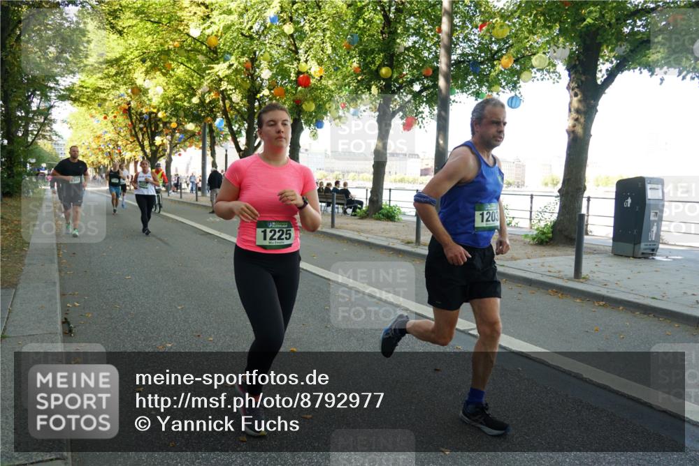 07.09.2025 - BARMER Alsterlauf Yannick Fuchs http://msf.ph/oto/8792977 07.09.2025 11:40:16 Laufen 8382, 1225, 1203 meine-sportfotos.de