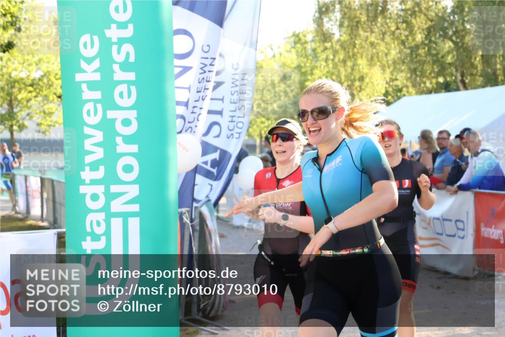07.09.2025 - 19. Norderstedt Triathlon Zöllner http://msf.ph/oto/8793010 07.09.2025 16:39:31 Ziel 1060, 1073, 1105, 1550 meine-sportfotos.de