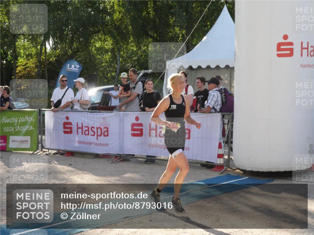 07.09.2025 - 19. Norderstedt Triathlon Zöllner http://msf.ph/oto/8793016 07.09.2025 16:32:01 Ziel 463, 1480 meine-sportfotos.de