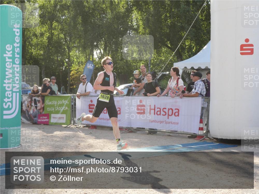 07.09.2025 - 19. Norderstedt Triathlon Zöllner http://msf.ph/oto/8793031 07.09.2025 16:32:18 Ziel 493, 1629 meine-sportfotos.de