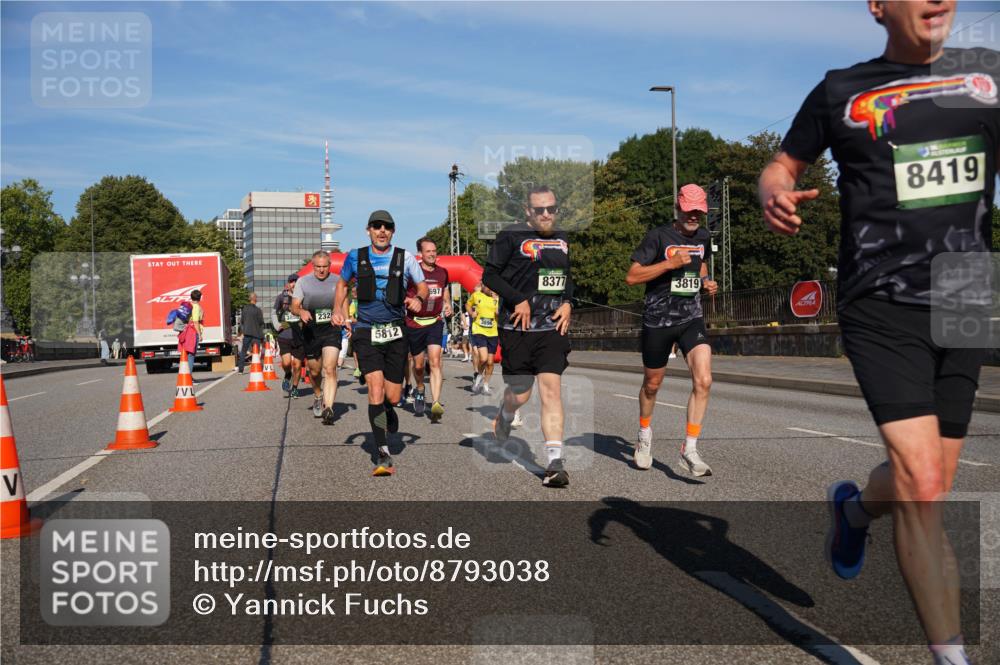 07.09.2025 - BARMER Alsterlauf Yannick Fuchs http://msf.ph/oto/8793038 07.09.2025 09:43:00 Laufen 232, 5812, 3896, 8377, 3819, 8419 meine-sportfotos.de