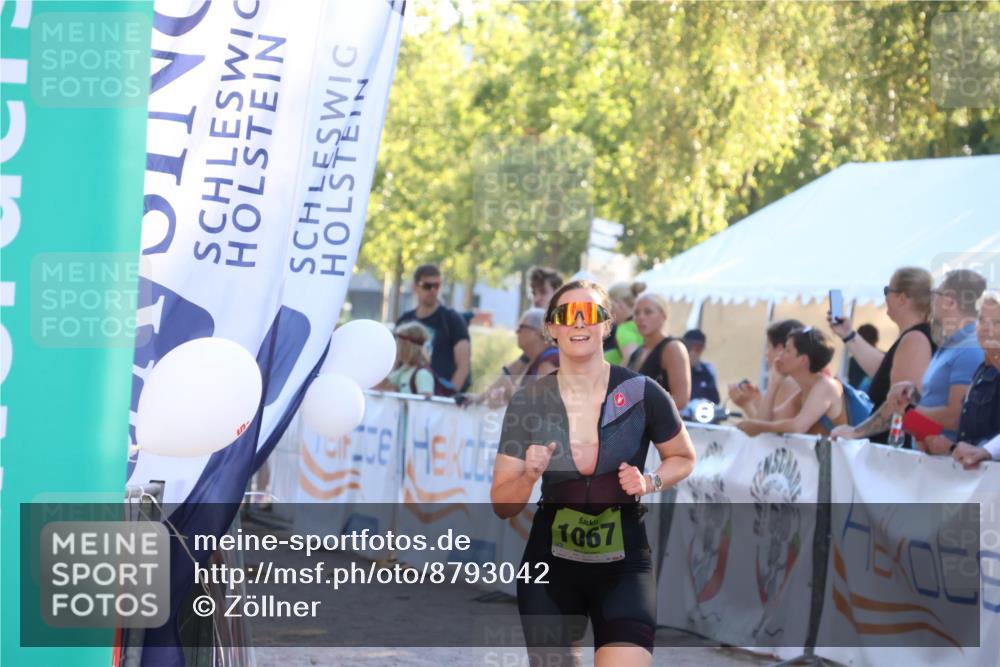 07.09.2025 - 19. Norderstedt Triathlon Zöllner http://msf.ph/oto/8793042 07.09.2025 16:39:35 Ziel 1060, 1067, 1073, 1105, 1550, 1564 meine-sportfotos.de