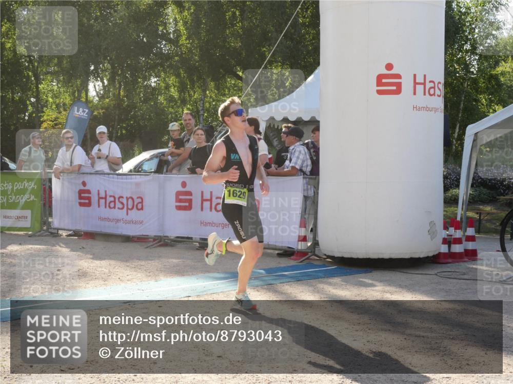 07.09.2025 - 19. Norderstedt Triathlon Zöllner http://msf.ph/oto/8793043 07.09.2025 16:32:18 Ziel 493, 1629 meine-sportfotos.de