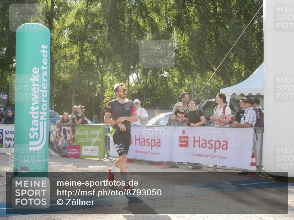 07.09.2025 - 19. Norderstedt Triathlon Zöllner http://msf.ph/oto/8793050 07.09.2025 16:32:23 Ziel 493, 1629 meine-sportfotos.de