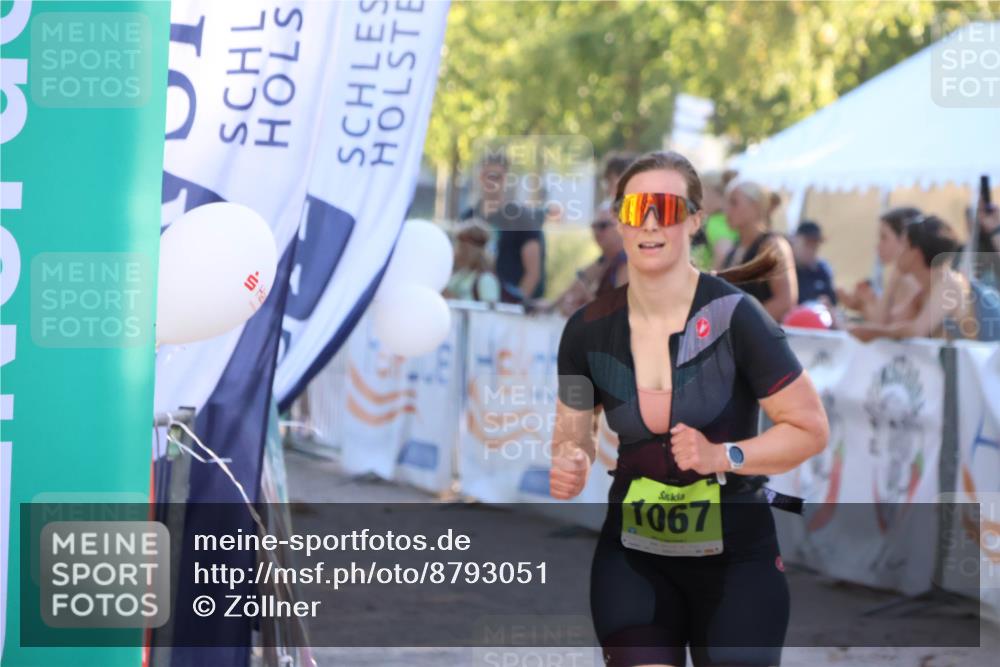 07.09.2025 - 19. Norderstedt Triathlon Zöllner http://msf.ph/oto/8793051 07.09.2025 16:39:35 Ziel 1060, 1067, 1073, 1105, 1550, 1564 meine-sportfotos.de