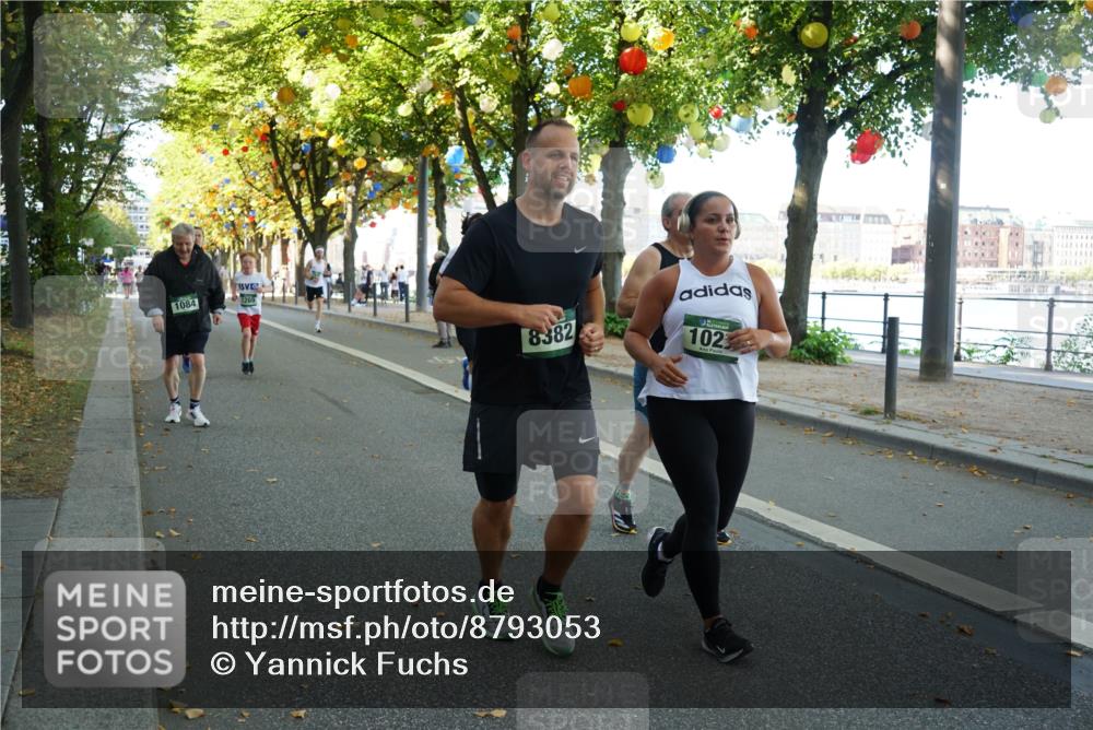 07.09.2025 - BARMER Alsterlauf Yannick Fuchs http://msf.ph/oto/8793053 07.09.2025 11:40:20 Laufen 1084, 269, 8382, 1023 meine-sportfotos.de