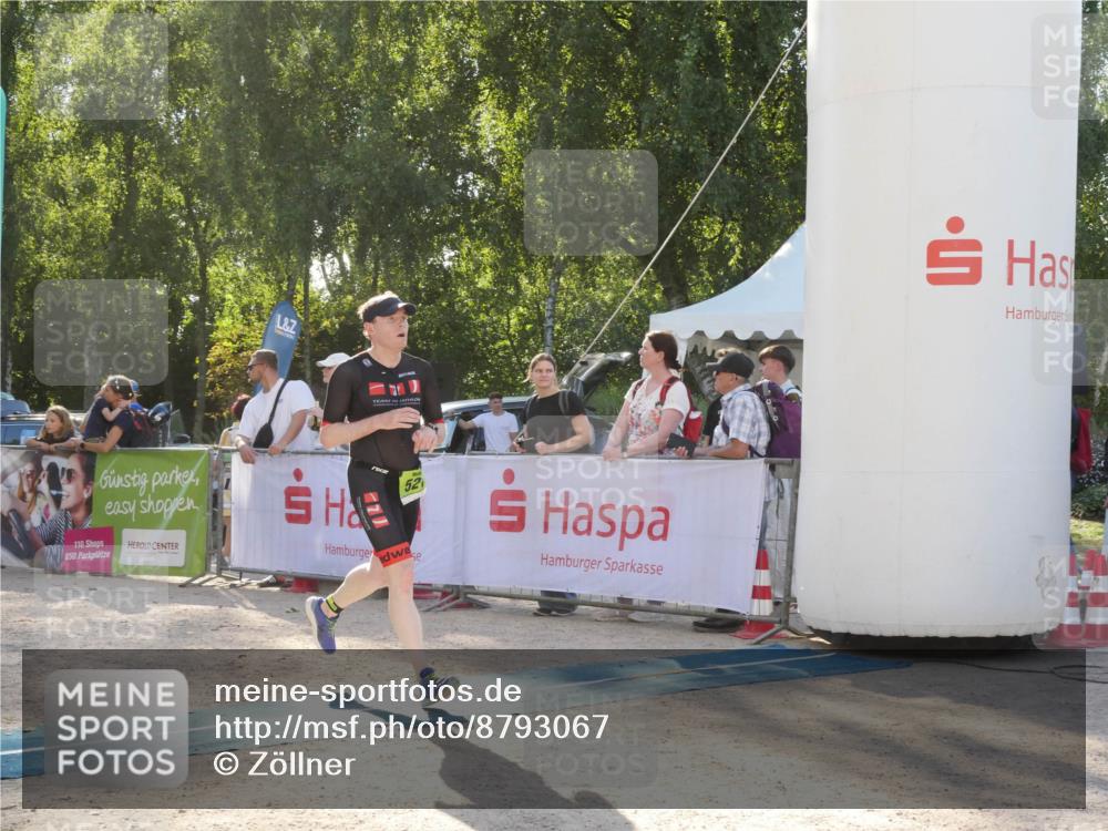 07.09.2025 - 19. Norderstedt Triathlon Zöllner http://msf.ph/oto/8793067 07.09.2025 16:32:35 Ziel 521, 1433, 1484 meine-sportfotos.de