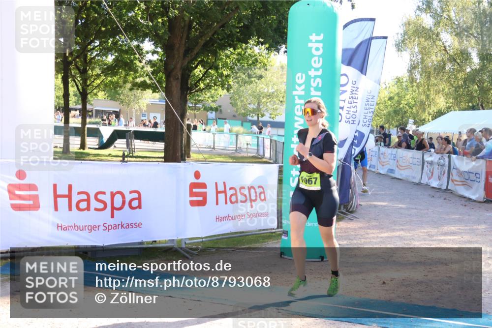07.09.2025 - 19. Norderstedt Triathlon Zöllner http://msf.ph/oto/8793068 07.09.2025 16:39:37 Ziel 1060, 1067, 1073, 1105, 1550, 1564 meine-sportfotos.de