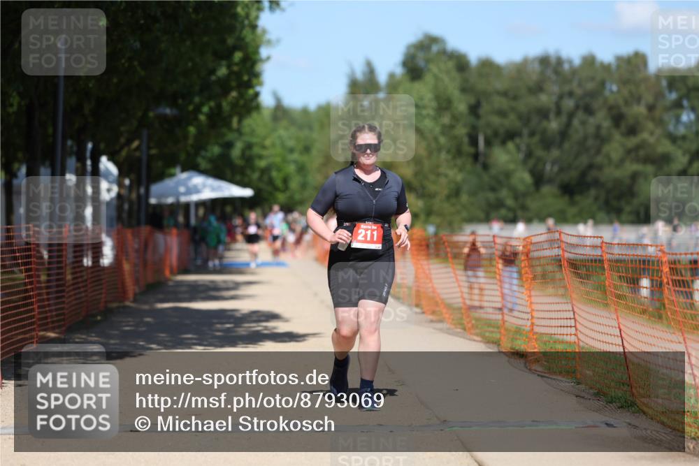 07.09.2025 - 19. Norderstedt Triathlon Michael Strokosch http://msf.ph/oto/8793069 07.09.2025 13:41:07 Laufen 211, 1299 meine-sportfotos.de