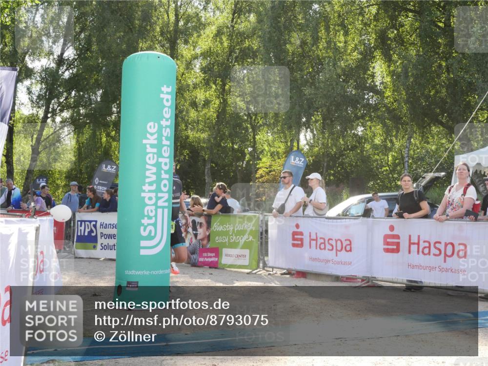 07.09.2025 - 19. Norderstedt Triathlon Zöllner http://msf.ph/oto/8793075 07.09.2025 16:32:37 Ziel 490, 521, 1433, 1484 meine-sportfotos.de