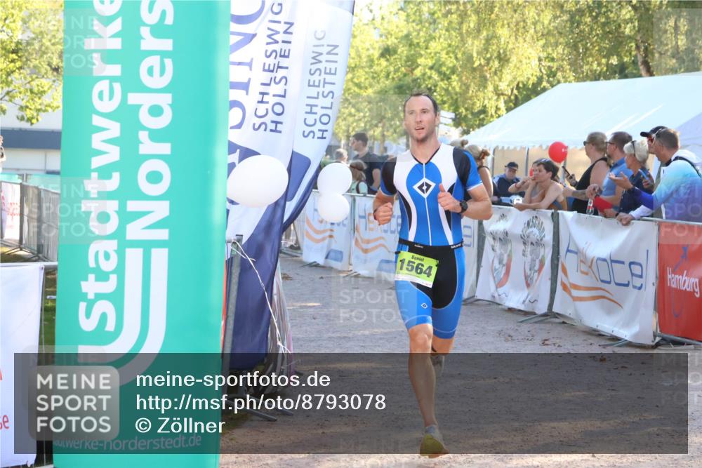 07.09.2025 - 19. Norderstedt Triathlon Zöllner http://msf.ph/oto/8793078 07.09.2025 16:39:38 Ziel 1060, 1067, 1073, 1105, 1564 meine-sportfotos.de