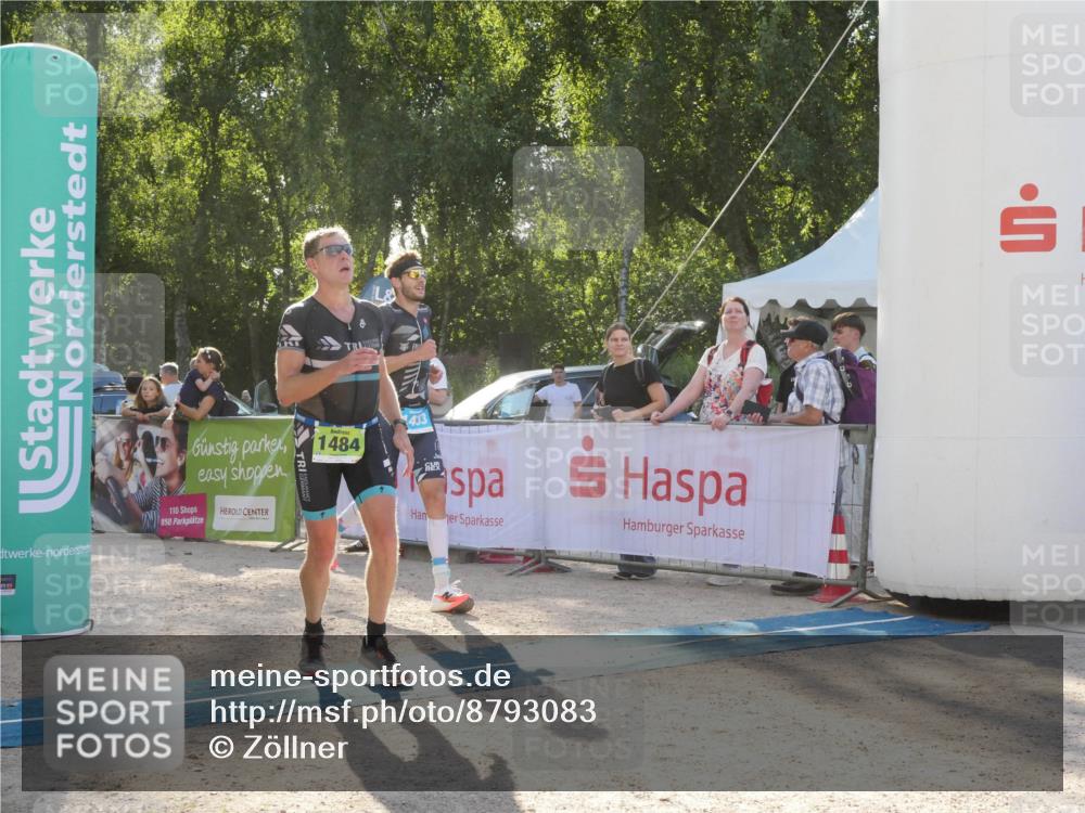 07.09.2025 - 19. Norderstedt Triathlon Zöllner http://msf.ph/oto/8793083 07.09.2025 16:32:38 Ziel 490, 521, 1433, 1484 meine-sportfotos.de