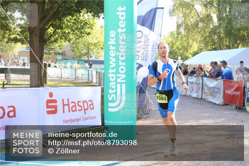07.09.2025 - 19. Norderstedt Triathlon Zöllner http://msf.ph/oto/8793098 07.09.2025 16:39:39 Ziel 1067, 1073, 1564 meine-sportfotos.de