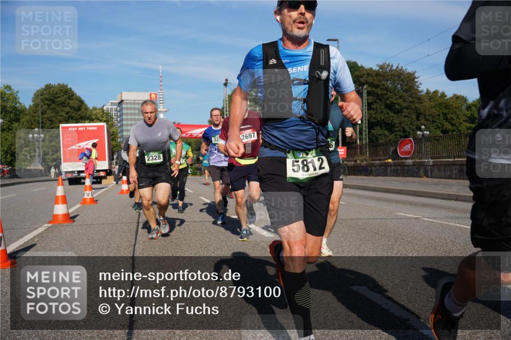 07.09.2025 - BARMER Alsterlauf Yannick Fuchs http://msf.ph/oto/8793100 07.09.2025 09:43:01 Laufen 32, 2697, 2328, 5812, 6 meine-sportfotos.de