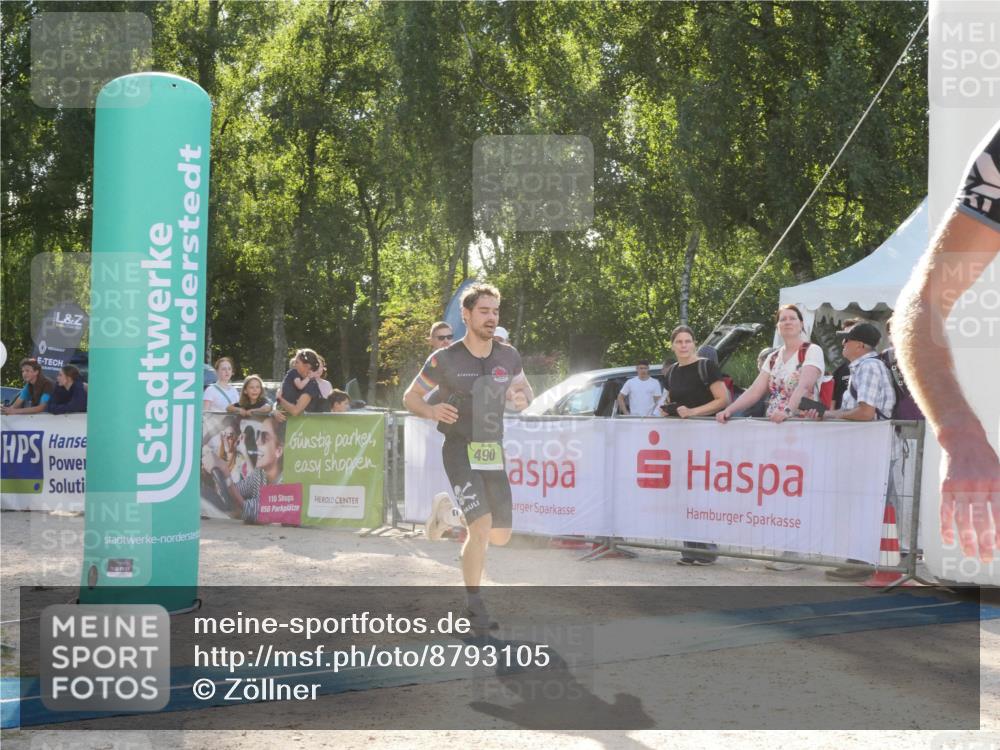 07.09.2025 - 19. Norderstedt Triathlon Zöllner http://msf.ph/oto/8793105 07.09.2025 16:32:41 Ziel 490, 521, 1433, 1484 meine-sportfotos.de
