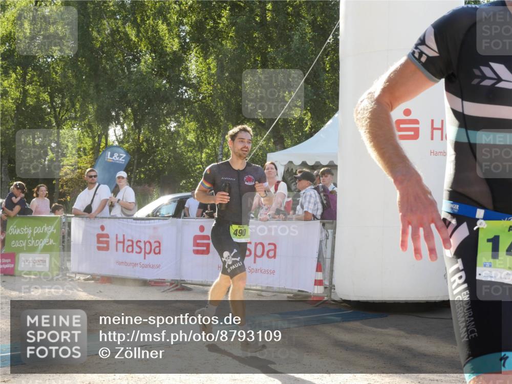 07.09.2025 - 19. Norderstedt Triathlon Zöllner http://msf.ph/oto/8793109 07.09.2025 16:32:41 Ziel 490, 521, 1433, 1484 meine-sportfotos.de