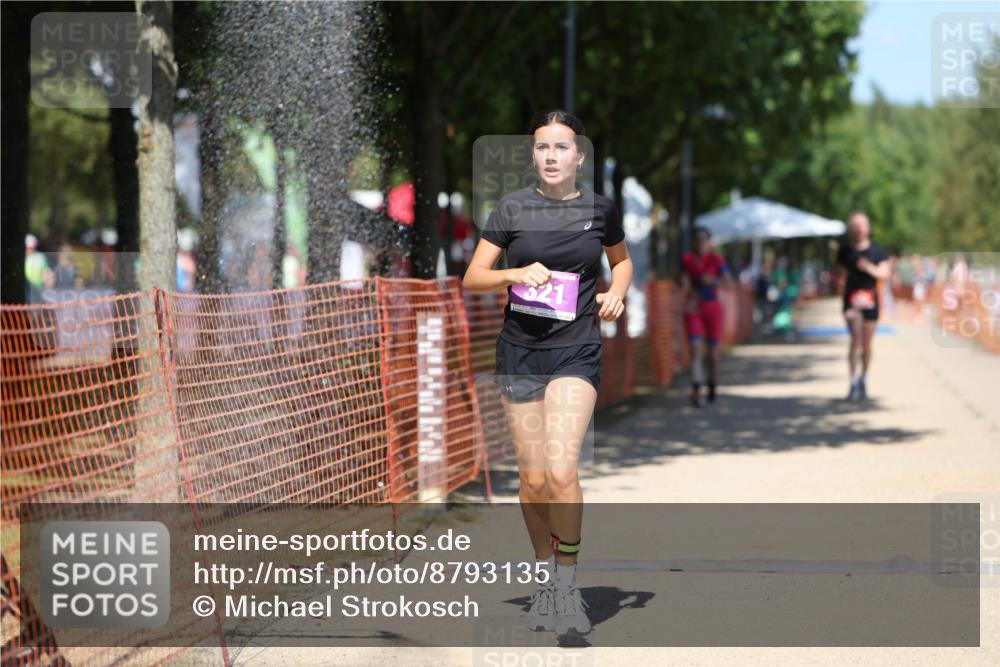 07.09.2025 - 19. Norderstedt Triathlon Michael Strokosch http://msf.ph/oto/8793135 07.09.2025 13:41:48 Laufen 242, 321, 842 meine-sportfotos.de