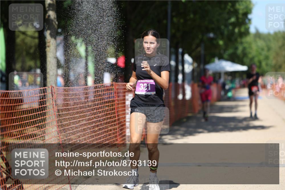 07.09.2025 - 19. Norderstedt Triathlon Michael Strokosch http://msf.ph/oto/8793139 07.09.2025 13:41:49 Laufen 242, 321, 842 meine-sportfotos.de