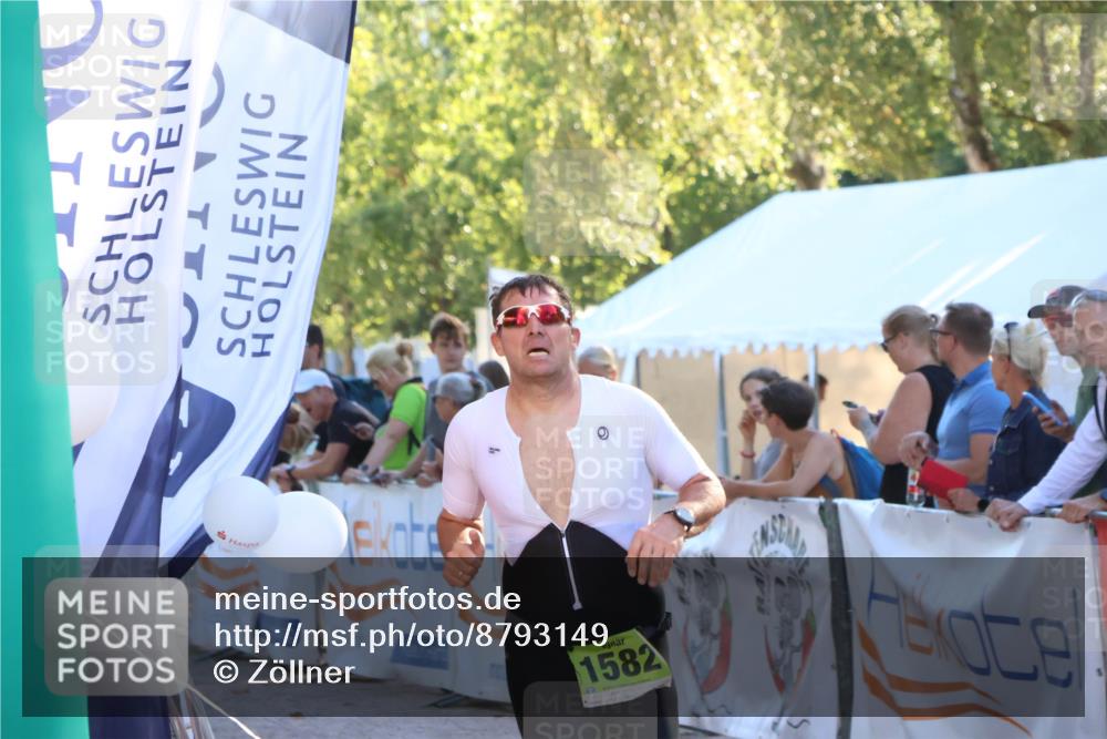07.09.2025 - 19. Norderstedt Triathlon Zöllner http://msf.ph/oto/8793149 07.09.2025 16:40:08 Ziel 1582 meine-sportfotos.de