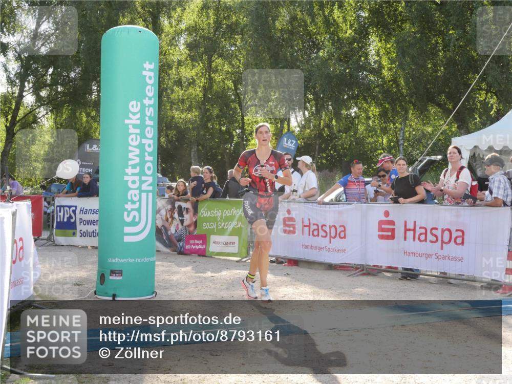07.09.2025 - 19. Norderstedt Triathlon Zöllner http://msf.ph/oto/8793161 07.09.2025 16:33:22 Ziel 438, 543 meine-sportfotos.de