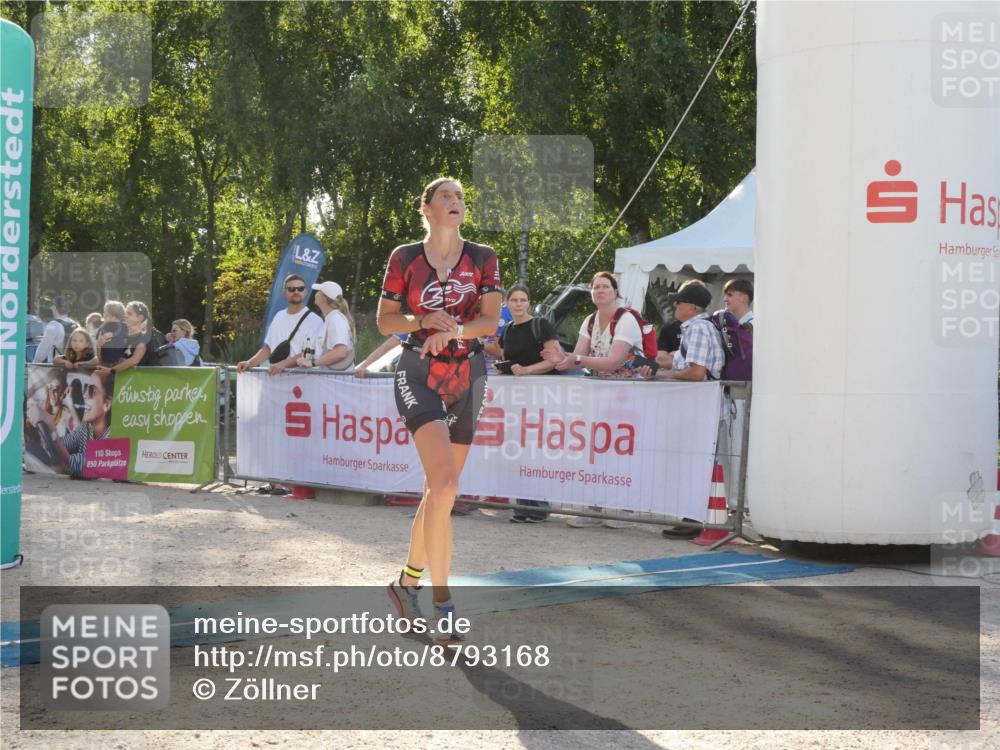 07.09.2025 - 19. Norderstedt Triathlon Zöllner http://msf.ph/oto/8793168 07.09.2025 16:33:23 Ziel 438, 543 meine-sportfotos.de