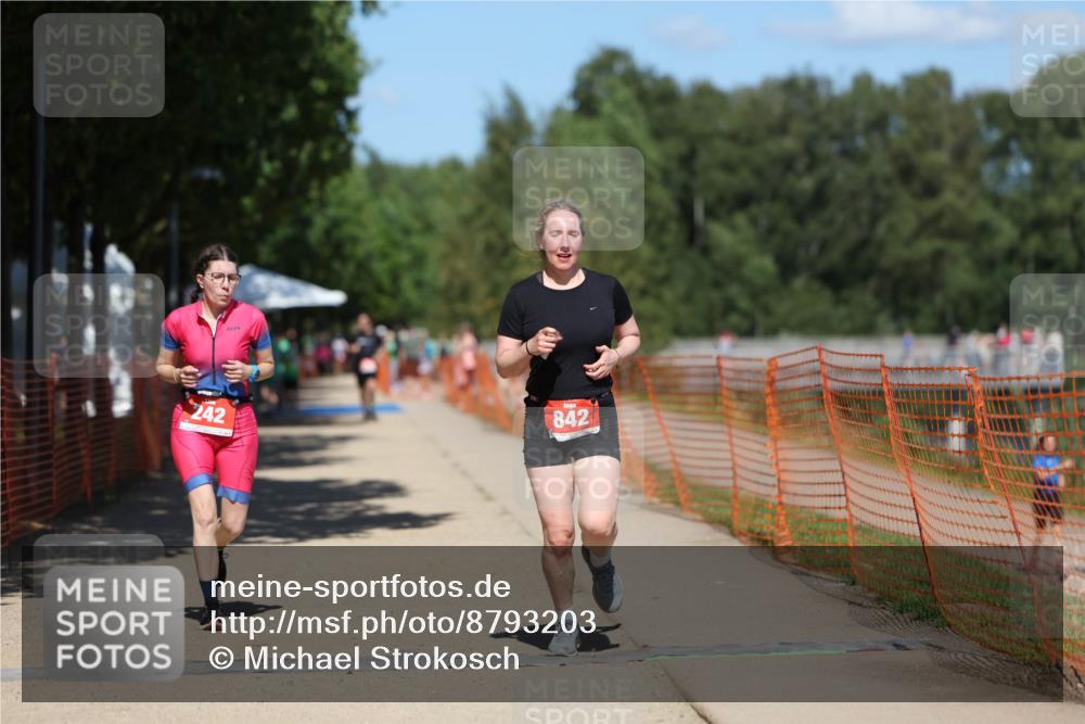 07.09.2025 - 19. Norderstedt Triathlon Michael Strokosch http://msf.ph/oto/8793203 07.09.2025 13:41:54 Laufen 242, 842 meine-sportfotos.de
