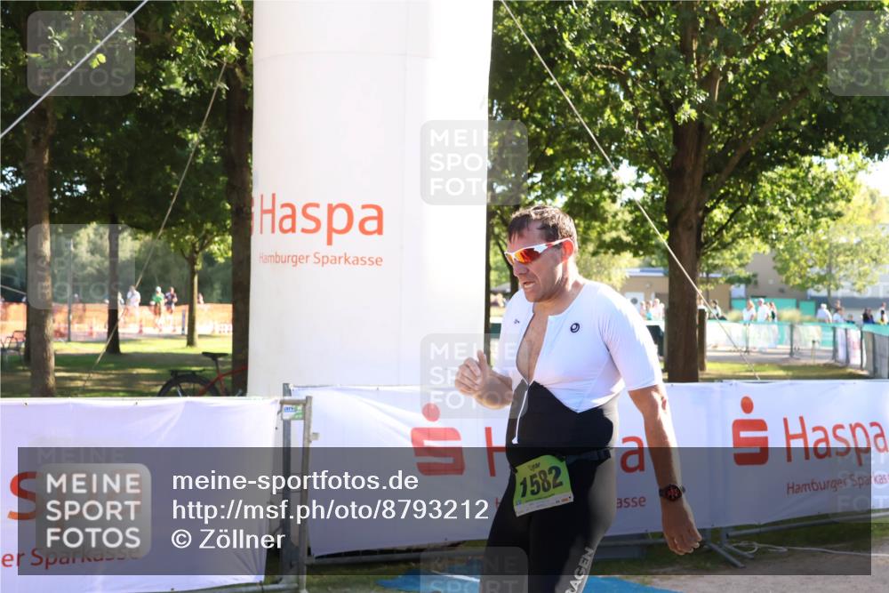 07.09.2025 - 19. Norderstedt Triathlon Zöllner http://msf.ph/oto/8793212 07.09.2025 16:40:11 Ziel 1485, 1582 meine-sportfotos.de