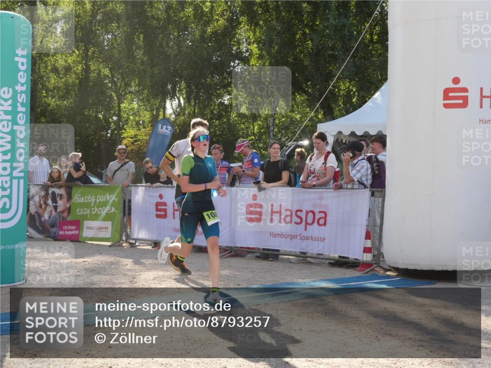 07.09.2025 - 19. Norderstedt Triathlon Zöllner http://msf.ph/oto/8793257 07.09.2025 16:34:46 Ziel 1080, 1587, 1590 meine-sportfotos.de