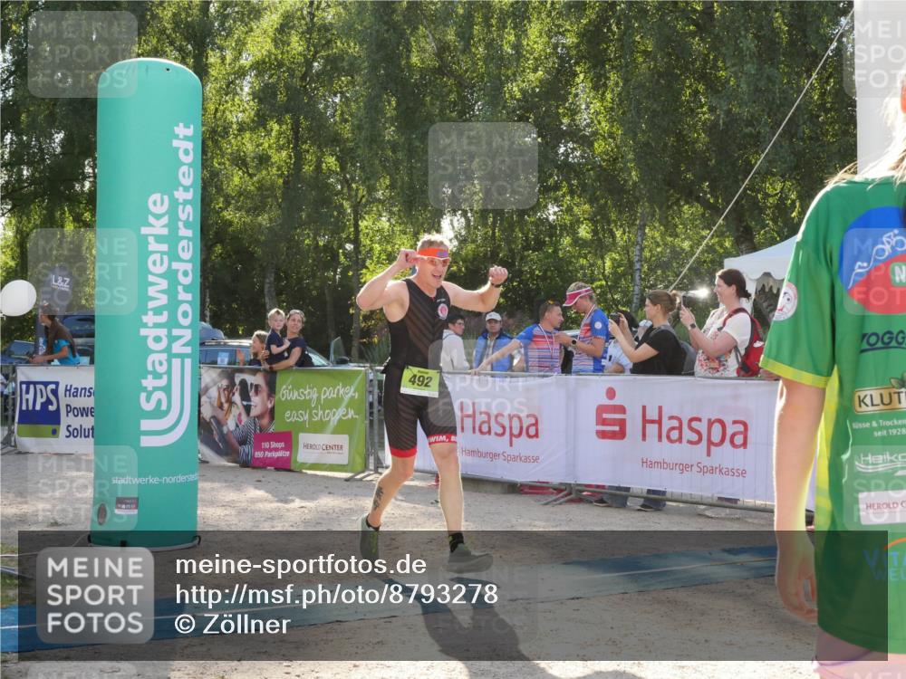 07.09.2025 - 19. Norderstedt Triathlon Zöllner http://msf.ph/oto/8793278 07.09.2025 16:35:14 Ziel 492 meine-sportfotos.de