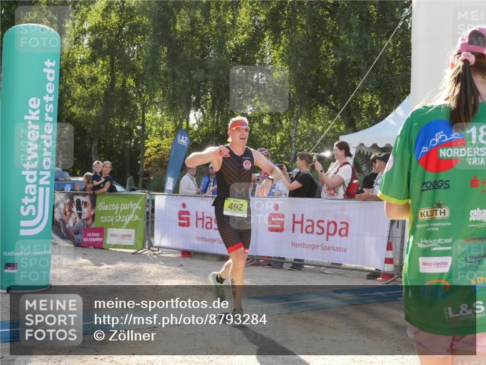 07.09.2025 - 19. Norderstedt Triathlon Zöllner http://msf.ph/oto/8793284 07.09.2025 16:35:14 Ziel 492 meine-sportfotos.de