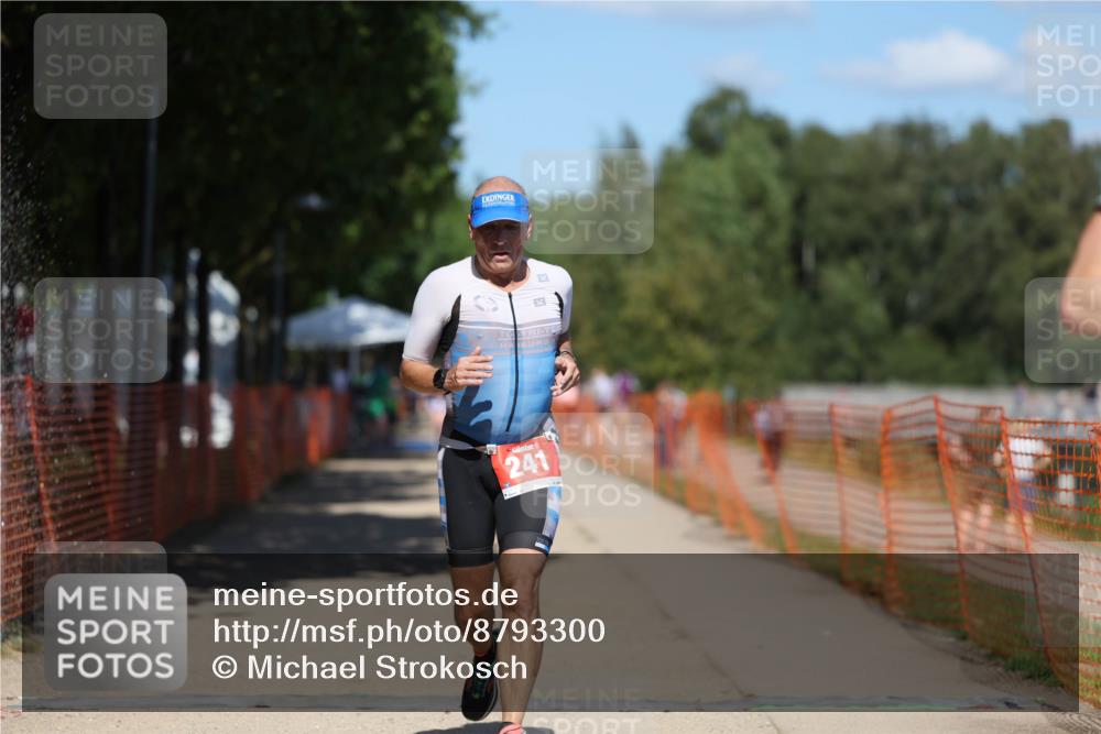 07.09.2025 - 19. Norderstedt Triathlon Michael Strokosch http://msf.ph/oto/8793300 07.09.2025 13:42:37 Laufen 241, 336, 790 meine-sportfotos.de