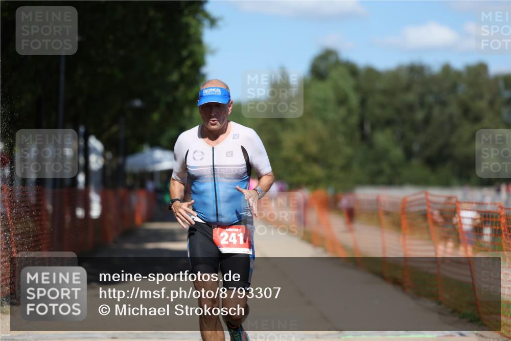 07.09.2025 - 19. Norderstedt Triathlon Michael Strokosch http://msf.ph/oto/8793307 07.09.2025 13:42:38 Laufen 241, 336, 790 meine-sportfotos.de