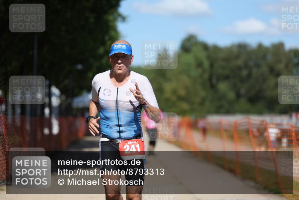 07.09.2025 - 19. Norderstedt Triathlon Michael Strokosch http://msf.ph/oto/8793313 07.09.2025 13:42:38 Laufen 241, 336, 790 meine-sportfotos.de