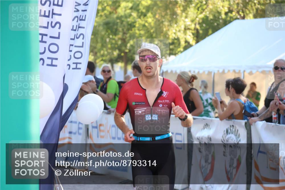 07.09.2025 - 19. Norderstedt Triathlon Zöllner http://msf.ph/oto/8793314 07.09.2025 16:40:41 Ziel 1553, 1573 meine-sportfotos.de