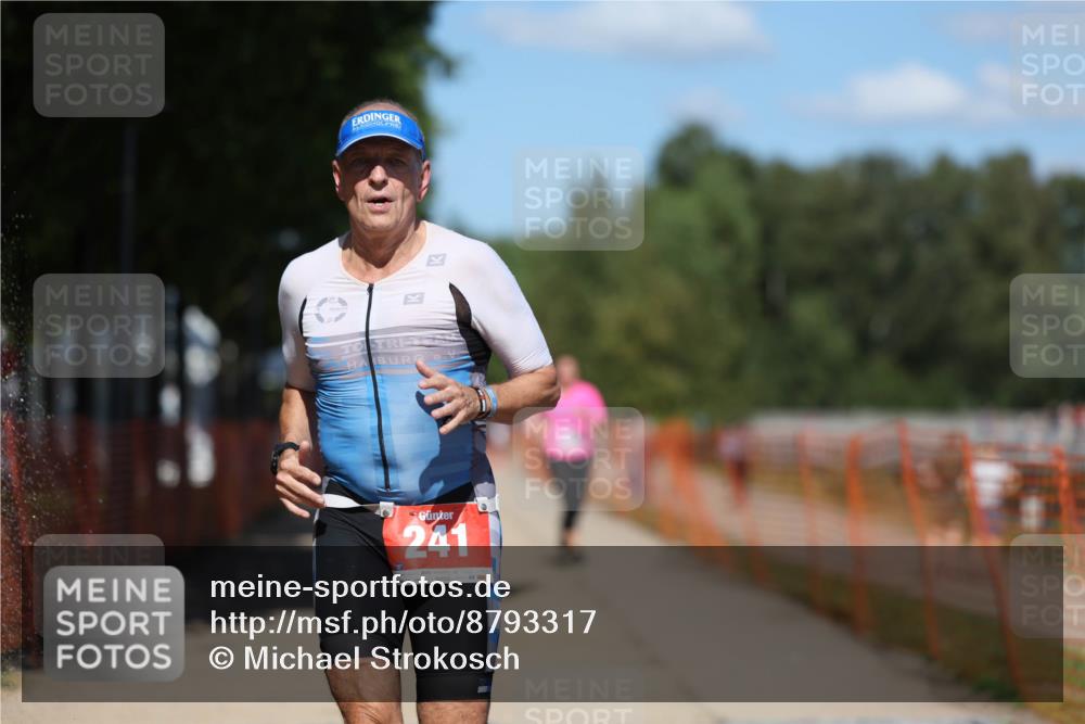 07.09.2025 - 19. Norderstedt Triathlon Michael Strokosch http://msf.ph/oto/8793317 07.09.2025 13:42:38 Laufen 241, 336, 790 meine-sportfotos.de
