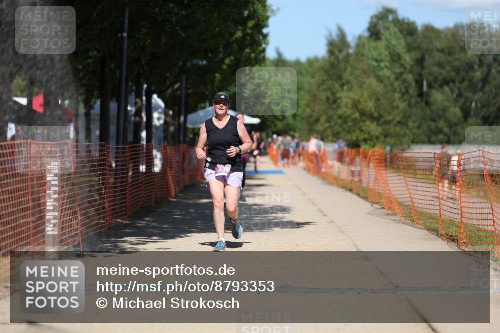 07.09.2025 - 19. Norderstedt Triathlon Michael Strokosch http://msf.ph/oto/8793353 07.09.2025 13:42:59 Laufen 323, 339 meine-sportfotos.de