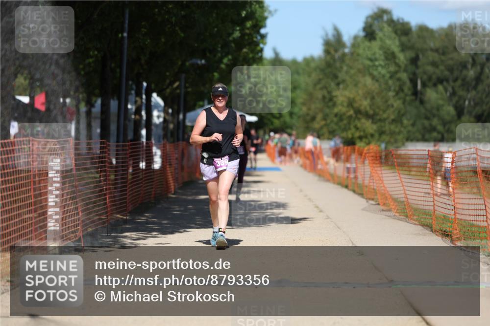 07.09.2025 - 19. Norderstedt Triathlon Michael Strokosch http://msf.ph/oto/8793356 07.09.2025 13:42:59 Laufen 323, 339 meine-sportfotos.de