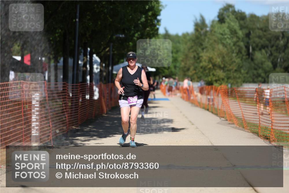 07.09.2025 - 19. Norderstedt Triathlon Michael Strokosch http://msf.ph/oto/8793360 07.09.2025 13:42:59 Laufen 323, 339 meine-sportfotos.de