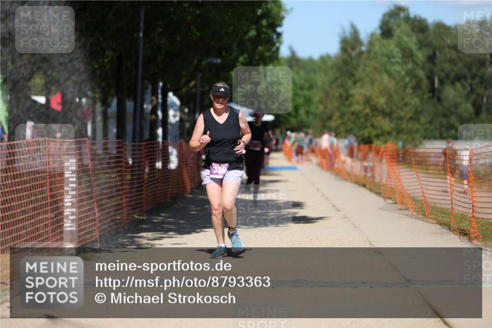 07.09.2025 - 19. Norderstedt Triathlon Michael Strokosch http://msf.ph/oto/8793363 07.09.2025 13:43:00 Laufen 323, 339 meine-sportfotos.de
