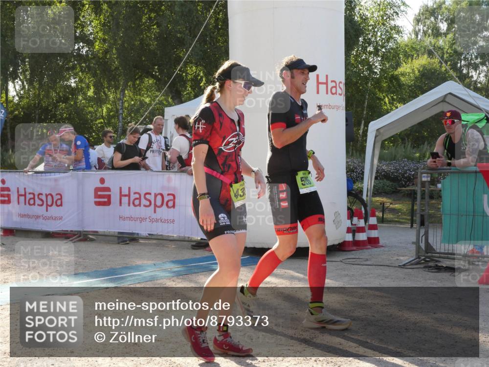 07.09.2025 - 19. Norderstedt Triathlon Zöllner http://msf.ph/oto/8793373 07.09.2025 16:35:50 Ziel 439, 526, 1064, 1600 meine-sportfotos.de