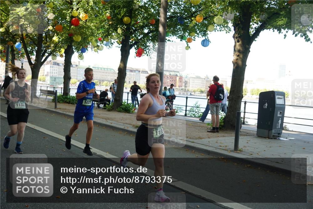 07.09.2025 - BARMER Alsterlauf Yannick Fuchs http://msf.ph/oto/8793375 07.09.2025 11:40:42 Laufen 1108, 1027, 118 meine-sportfotos.de