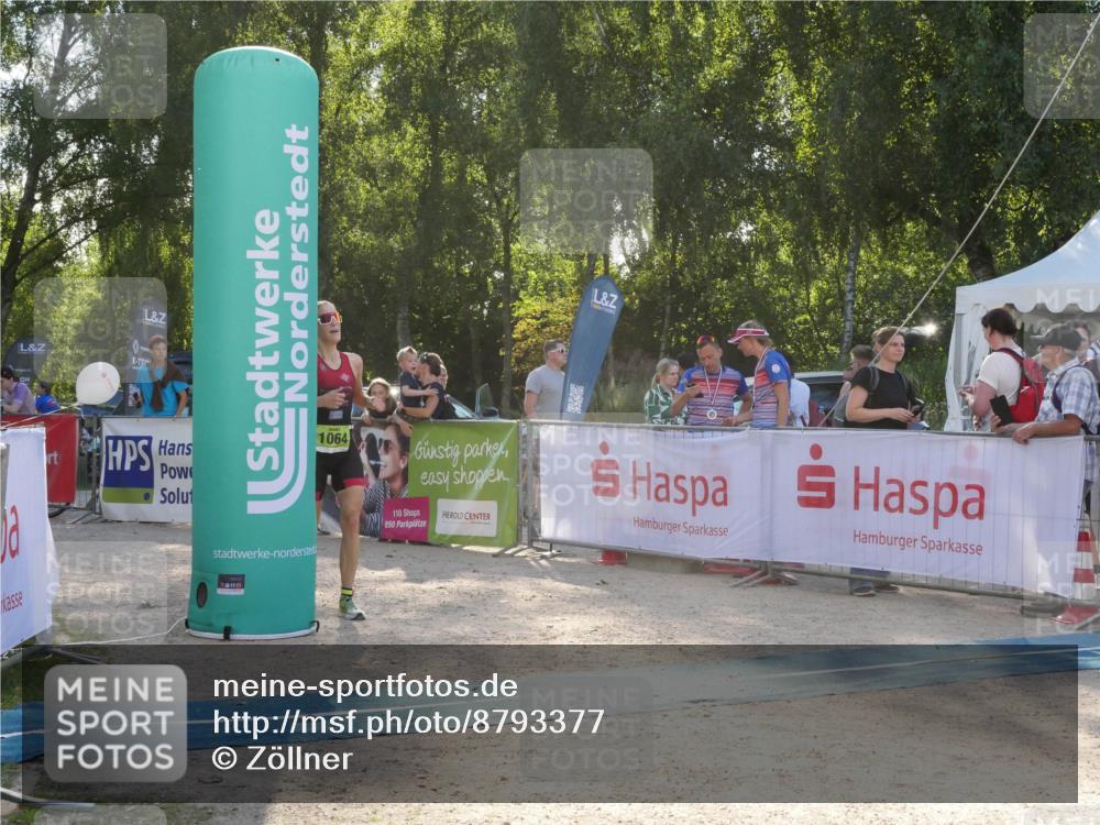 07.09.2025 - 19. Norderstedt Triathlon Zöllner http://msf.ph/oto/8793377 07.09.2025 16:35:55 Ziel 439, 526, 1064 meine-sportfotos.de