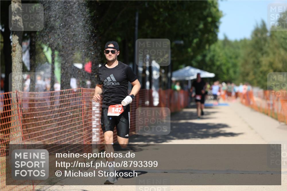 07.09.2025 - 19. Norderstedt Triathlon Michael Strokosch http://msf.ph/oto/8793399 07.09.2025 13:43:11 Laufen 142, 706 meine-sportfotos.de