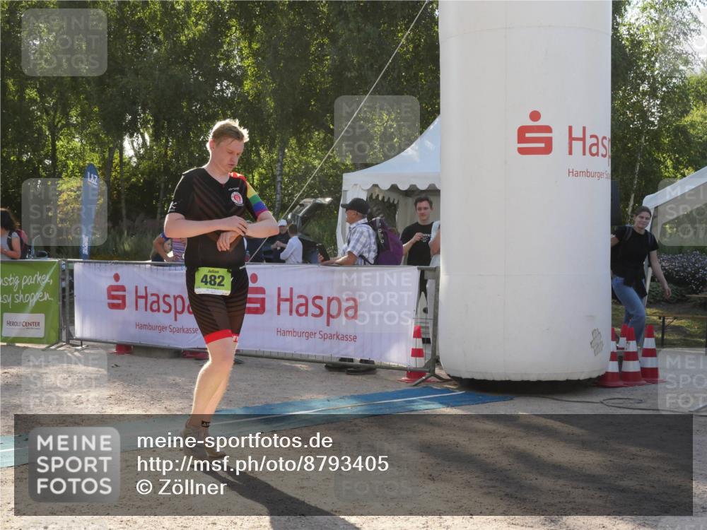 07.09.2025 - 19. Norderstedt Triathlon Zöllner http://msf.ph/oto/8793405 07.09.2025 16:36:28 Ziel 482, 1085 meine-sportfotos.de