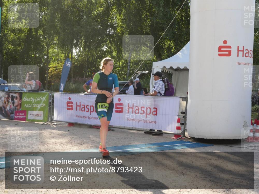 07.09.2025 - 19. Norderstedt Triathlon Zöllner http://msf.ph/oto/8793423 07.09.2025 16:36:34 Ziel 1085 meine-sportfotos.de