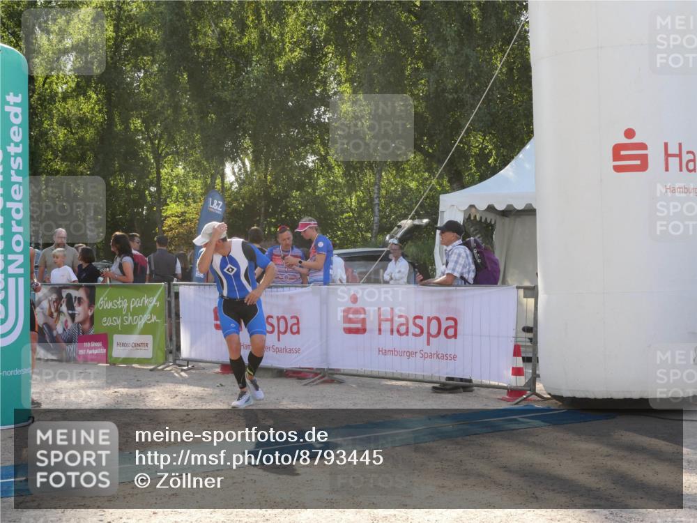 07.09.2025 - 19. Norderstedt Triathlon Zöllner http://msf.ph/oto/8793445 07.09.2025 16:37:03 Ziel 458, 1565, 1571 meine-sportfotos.de