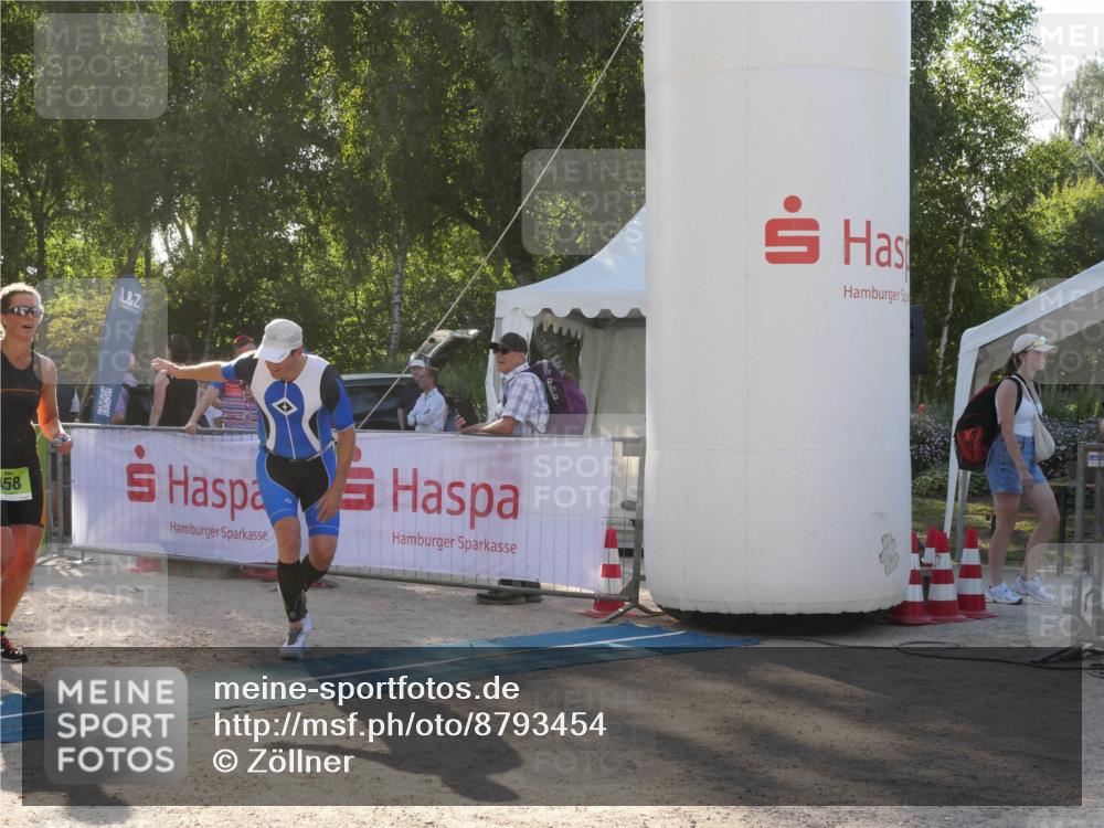 07.09.2025 - 19. Norderstedt Triathlon Zöllner http://msf.ph/oto/8793454 07.09.2025 16:37:03 Ziel 458, 1565, 1571 meine-sportfotos.de